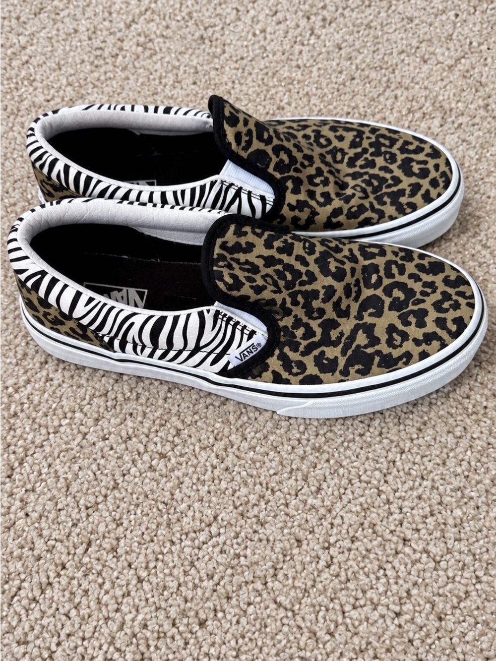 Van’s Leopard and Zebra print Slip-on sneakers -Women’s size 8.5 - Picture 5 of 5